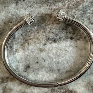 NWOT Henri Bendel Deco petite cuff silver